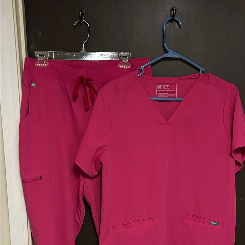 Figs Women's Pink Scrub Set